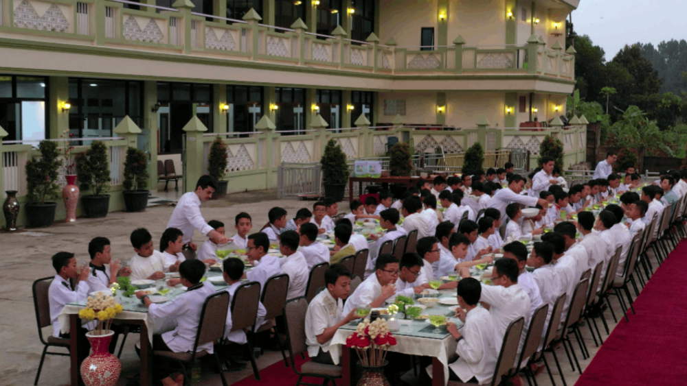 Iftar and Sahur for 100 Quran Memorizers